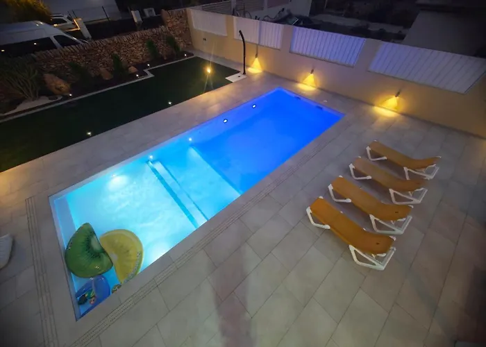 Espacio Con Piscina, Pensionat Lajares